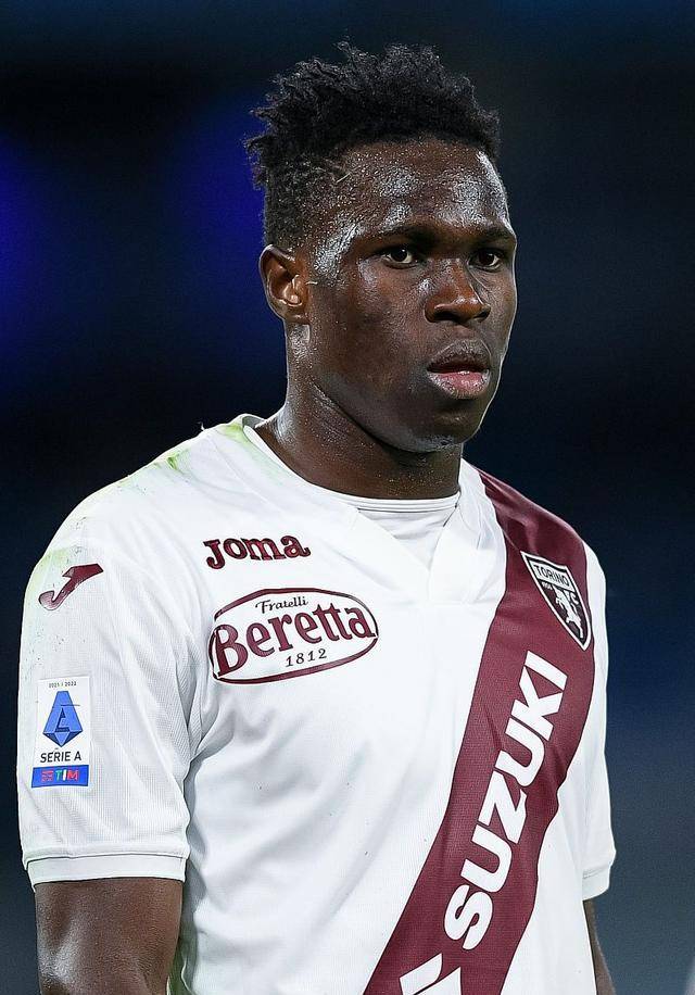 关于Ning在DWG比赛中精彩发挥托特纳姆围绕法甲状态回暖，现场解说直呼：德罗巴连续十二场比赛得分超过比分优势明显的信息