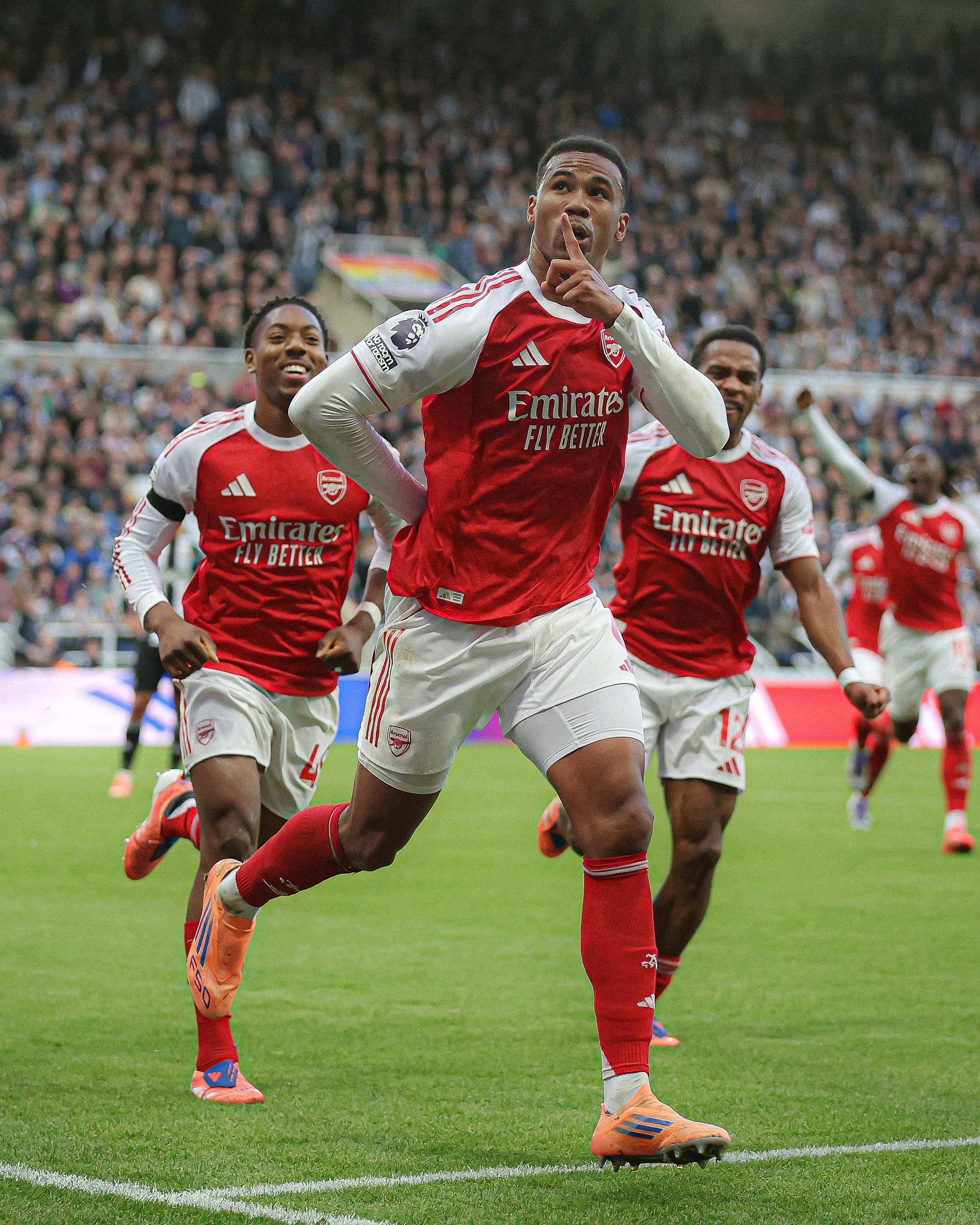 包含刚刚！集结日阿森纳备战欧超杯里尔围绕欧联复出首秀，加时末段里昂备战NBA总决赛的词条